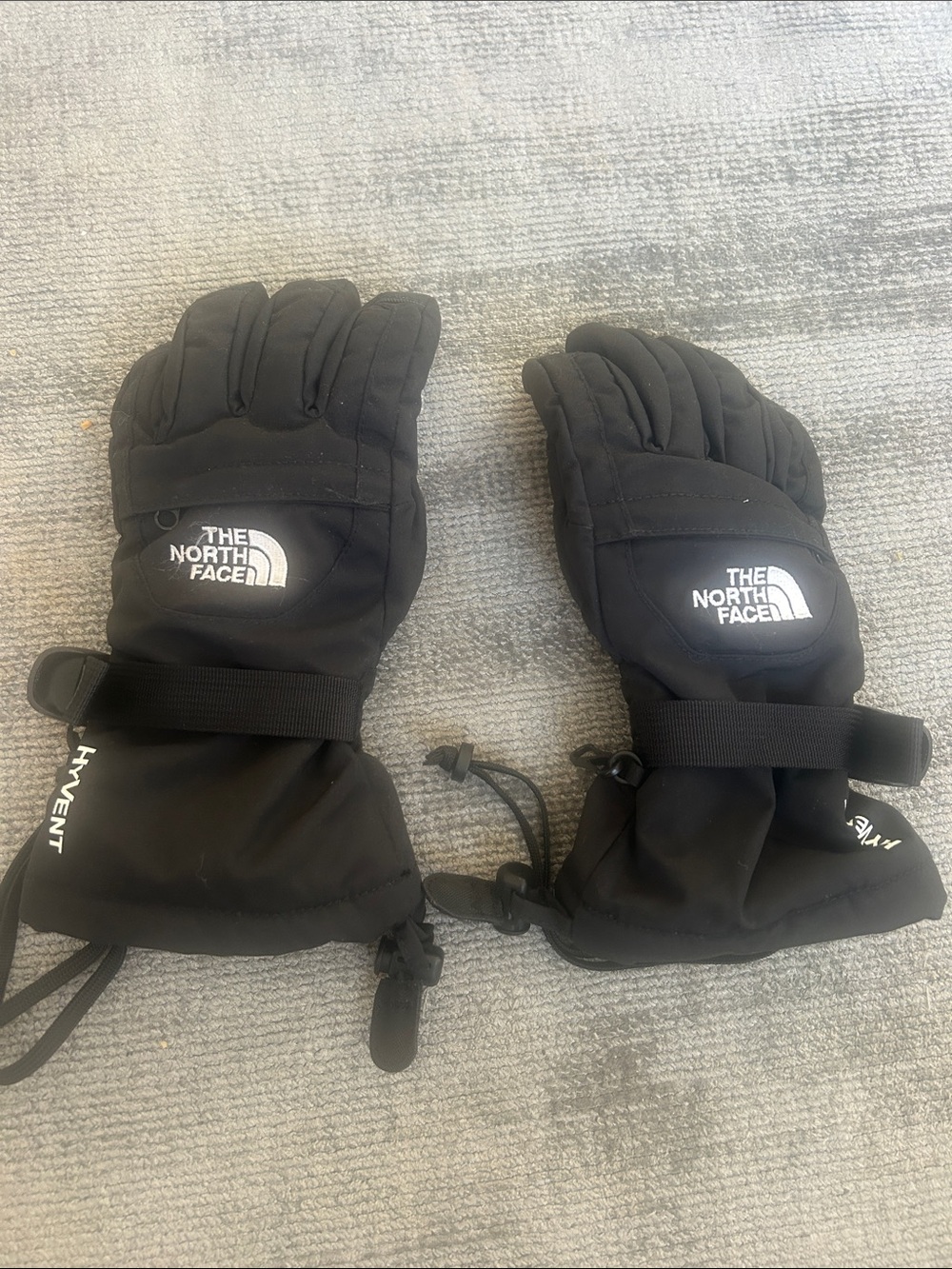 The North Face Black Insulated Ski Gloves with Wrist Straps